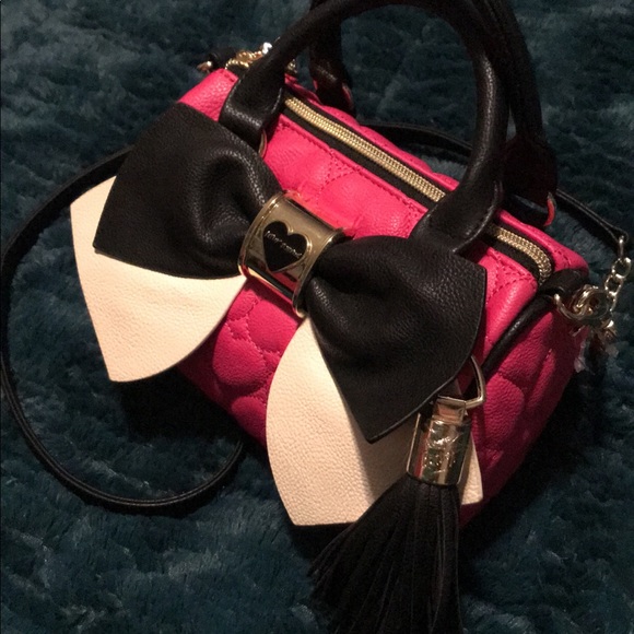 NWOT Betsey Johnson Bow Crossbody GORGEOUS - Picture 2 of 8